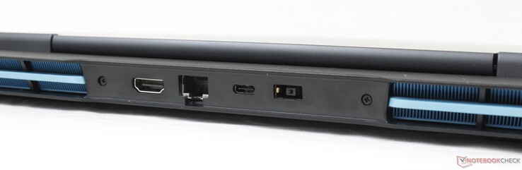Baksida: HDMI 2.0, Gigabit RJ-45, USB-C 3.2 Gen. 2 med Power Delivery 3.0 + DisplayPort 1.4, AC-adapter