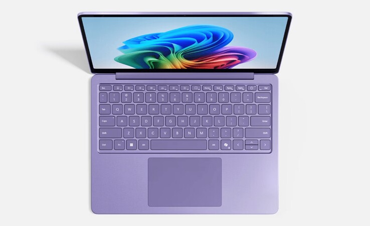 Microsoft Surface Laptop kommer återigen att erbjudas med en 13-tums eller 15-tums skärm.