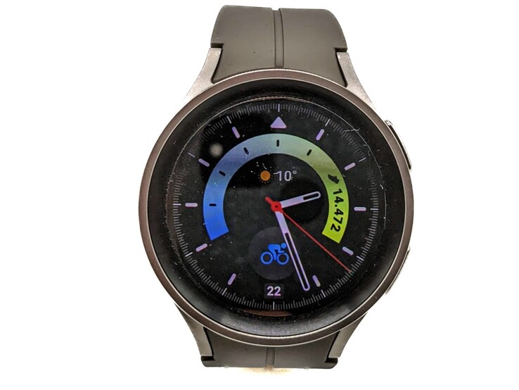 Fallet på Galaxy Watch5 Pro är tillverkat av titan, skärmen är skyddad av safirglas