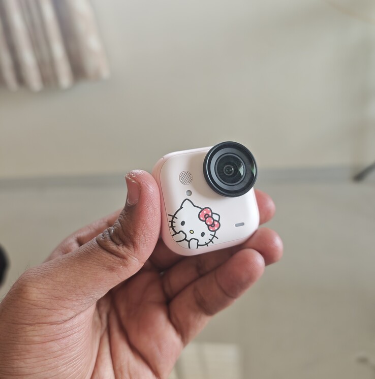 Actionkameran Insta360 Go Ultra Hello Kitty i begränsad upplaga