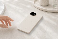 Sharp Aquos Wish 6 har en ovanlig design med en rund kameramodul.