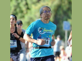 En bild på Takuya Shiraiwa, Capcoms första lokalisatör, som springer ett maratonlopp