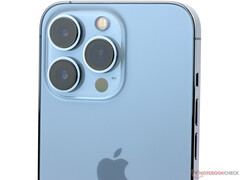 Apple senast användes Sky Blue på en iPhone för sin iPhone 13 Pro-generation. (Bildkälla: Notebookcheck)