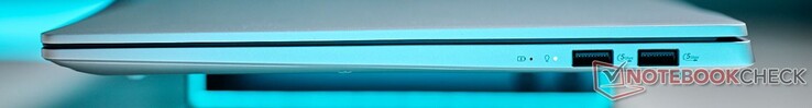 Höger: 2x USB-A 3.2 Gen 1 (5 Gbit/s)