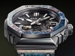 Casio MRG-B2100HR-1AJR (på bilden) har en unik ytbehandling som täcker hela klockan.