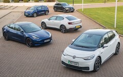 Elektriska bilar. Rho Motion-rapporten säger att Storbritannien sålde rekord 100000 EVs i mars 2025 (Bildkälla: Driving.co.uk)