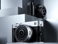 Den spegellösa digitalkameran Fujifilm X-E5 med 40,2 MP finns i svart eller silver. (Bildkälla: Fujifilm)
