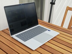 HP EliteBook X G2i – trots att skärmen är inställd på full ljusstyrka och SureView är inaktiverat är den oläslig från sidan