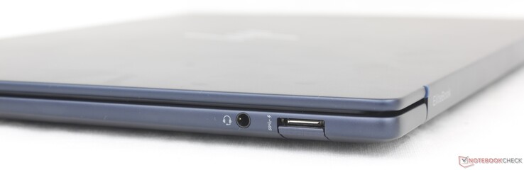 Höger: 3,5 mm headset, USB-A (5 Gbps)