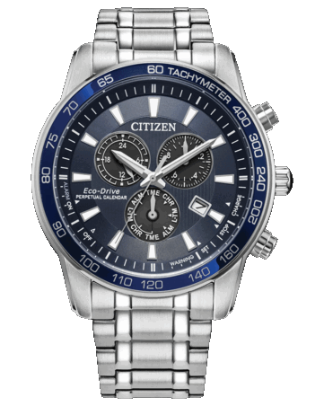 Citizen Classic Eco-Drive-kronograf med en djupblå urtavla, silverfärgat 44 mm-boett och armband i rostfritt stål, takymeterring, tre hjälpurtavlor och datumfönster.
