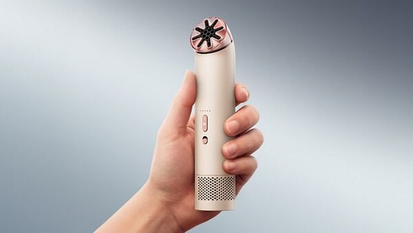 Dyson HushJet Mini Cool har en batteritid på upp till 6 timmar.