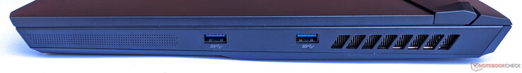 Höger: 2x USB Typ-A 3.2 Gen. 1