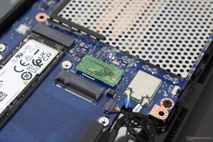 Den lödda Intel Wi-Fi 6 AX201-modulen är en uppgradering av den äldre Qualcomm QCA6174-modulen. Vi upplevde inga anslutningsproblem när vi kopplade ihop den med vår testrouter Netgear RAX200