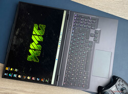 XMG Neo 16 (Early 24) levererades av Schenker.