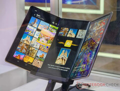 Galaxy G Fold och Galaxy Z Fold7 kan komma att dela samma storlek på omslagsskärmen, Flex G på bilden. (Bildkälla: Notebookcheck)