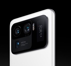 Den bakre skärmen på Mi 11 Ultra kan vara redo för en comeback på Xiaomi 16-serien. (Bildkälla: Xiaomi)