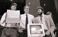 Steve Jobs, Steve Wozniak och Ronald Wayne. Wayne sålde sin 10-procentiga andel för 800 dollar bara tolv dagar efter att han bildat företaget 1976.