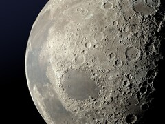 En bild som visar månens yta. (Bildkälla: bellergy - Pixabay)