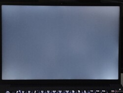 Backlight Bleeding (visas förbättrad här)