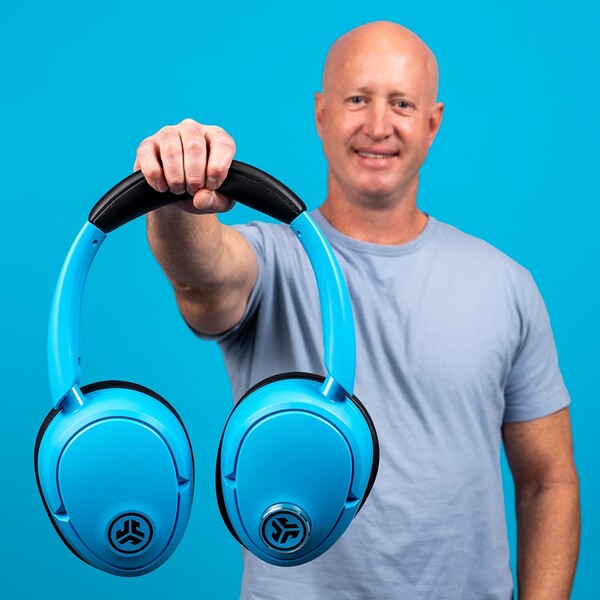 JLab Blue XL Speaker Headphones är en produkt i begränsad upplaga.