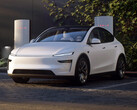 Den nya Tesla Model Y vid en Supercharger. (Bildkälla: Tesla)