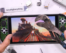 Skärmen på Nintendo Switch 2 splittrades efter 50 slag med en stor tång. På bilden: Skärmdump av videon. (Bildkälla: JerryRigEverything)
