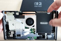 Den nya versionen av Nintendo Switch 2 gör det enkelt att byta batteri.