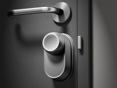 Den silverfärgade SwitchBot Lock Ultra (bilden) kan nu förbeställas. (Bildkälla: SwitchBot)