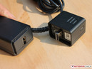 Miniroutern har en egen nätdel (5 V USB).