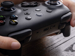 8BitDos nästa kontroller kommer att spegla Ultimate 2, på bilden, med en svart färg. (Bildkälla: 8BitDo) 