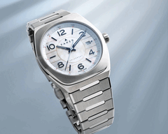 Farer Integra Perlarum-varianten (pärlemor) har en 56-timmars kraftreserv (Bildkälla: Farer)