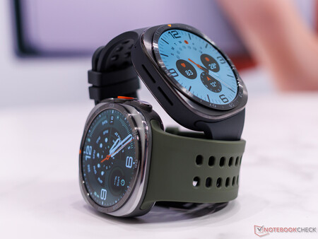 Samsung Galaxy Watch Ultra 2 i två färger (bilden)