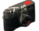 Den kommande Fujifilm kompaktkameran med halvformat har officiellt upptäckts i en läckt bild. (Bildkälla: Andrea Pizzini på YouTube)