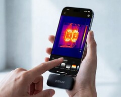 Risions senaste värmekamera använder smarttelefonens kamera för att förbättra bildkvaliteten.