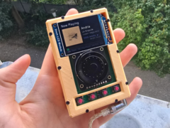 Den Raspberry Pi Zero-baserade DAP:en med ett 4 000 mAh-batteri (bilden) förväntas fungera i 10 till 14 timmar på en enda laddning. (Bildkälla: u/Der6FingerJo via r/DigitalAudioPlayer)