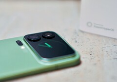 Xiaomi 17 Pro Max har en ganska stor skärm på baksidan. Vad kan du göra med det? (Bildkälla: Notebookcheck)