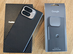 Fodral av aramidfiber ger betydligt mindre volym jämfört med Googles standardfodral