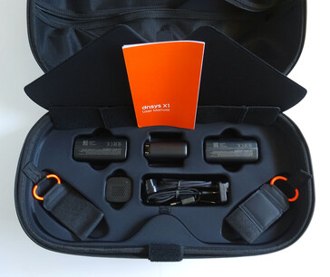 Förvaring av tillbehör undertill. (Bildkälla: Notebookcheck)