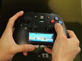 Hands-on på Gamescom: Denna handkontroll är utrustad med en skärm, ett operativsystem och ett Raspberry Pi-chip