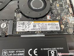 M.2-2280 SSD:n kan bytas ut.
