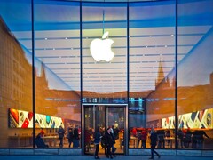 Vy från utsidan av Apple Store med logotyp och kunder inuti (Bildkälla: Pixabay)