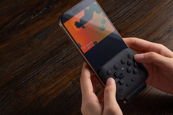 8BitDo FlipPad EDC Black Edition kommer att säljas exklusivt på 8BitDos webbplats.