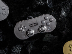 Den rymdgrå SN30 Pro Limited Edition-kontrollen är tillverkad av ett zinklegerat material. (Bildkälla: 8BitDo)
