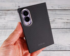 Ultratunt aramidskydd: Recension av Pitaka-fodral för Samsung Galaxy Z8-serien