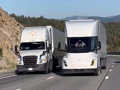 Tesla Semi vs diesellastbil testas vid Donner Pass (Bildkälla: Zanegler/X)