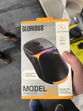 Glorious Model O3 gaming mouse läckage box framsida. (Bildkälla: @therightclicks på X)
