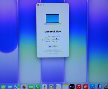 Om denna Mac-fönstret på MacBook Neo visar Apple A18 Pro-chip, 8 GB minne och macOS Tahoe 26.4