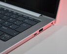 Den högra sidan av HP EliteBook 8 G1a 14 (bildkälla: Benjamin Herzig)