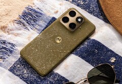 Motorola Edge 2026 har en iögonfallande baksida med en yta av tyg.