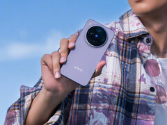 Toppkonfigurationen av telefonen kostar så lite som 1 019 USD. På bilden: en kampanjbild av X300. (Bildkälla: Vivo)